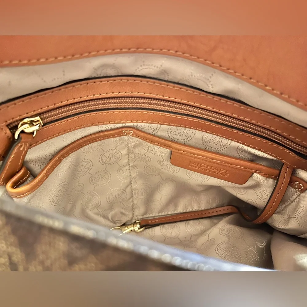 Michael Kors Jet Set Chain Tote Bag